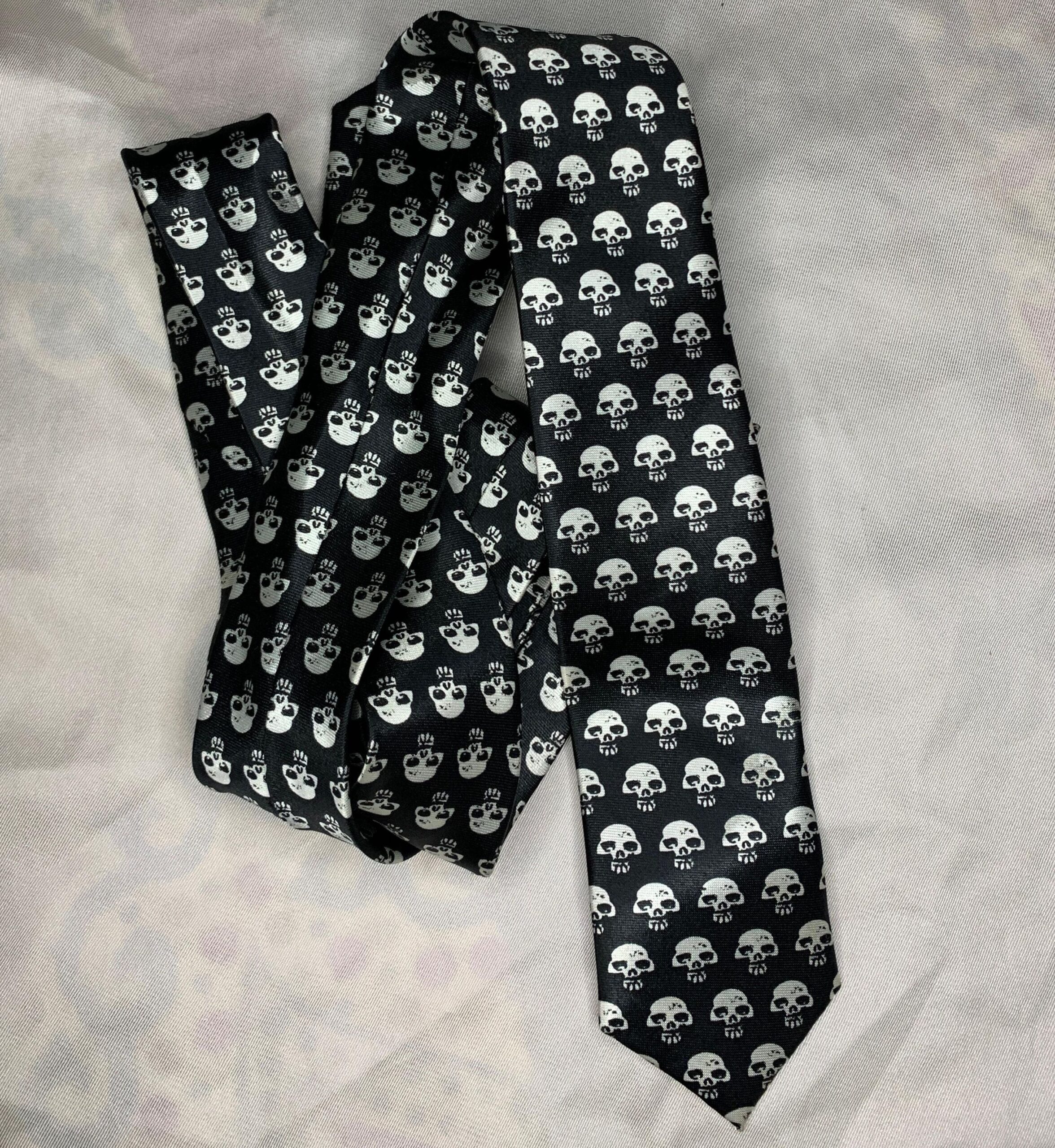 SKULL PRINT TIE